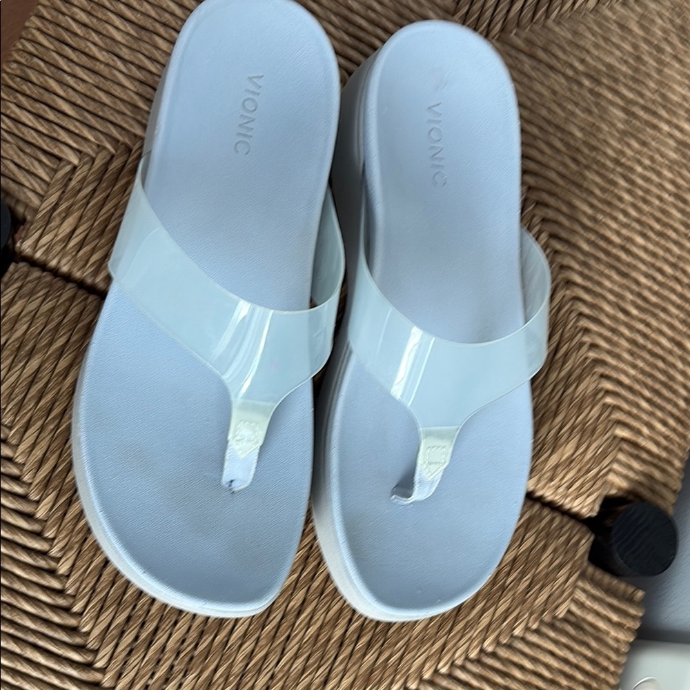 Vionic Women's White Sandals
